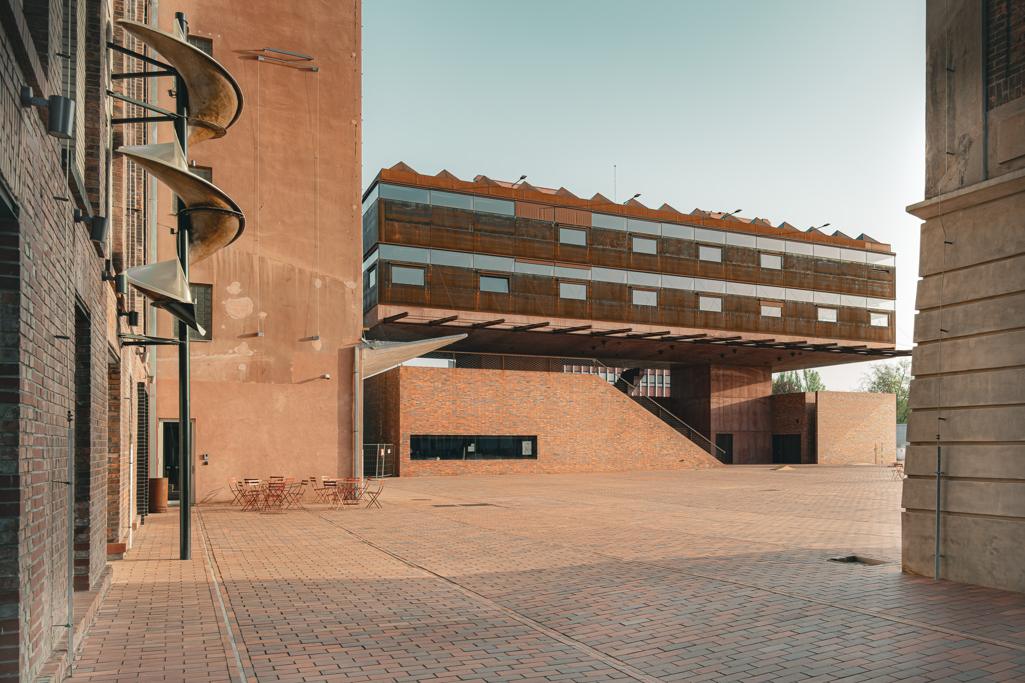 Industriální architektura